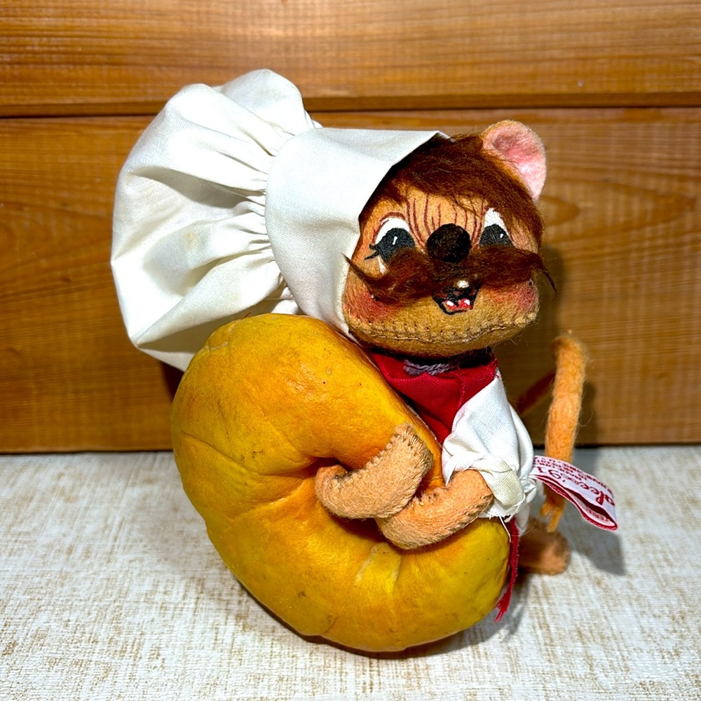 Vintage "Annalee"  French  Pastry Croissant Chef  Mouse 1991